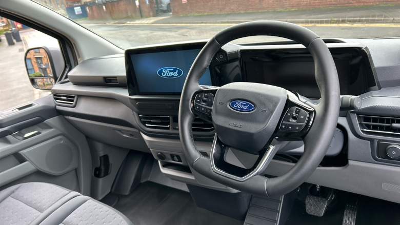 Ford Transit Custom E-320 L1 Rwd 100kW 65kWh H1 Van Limited Auto